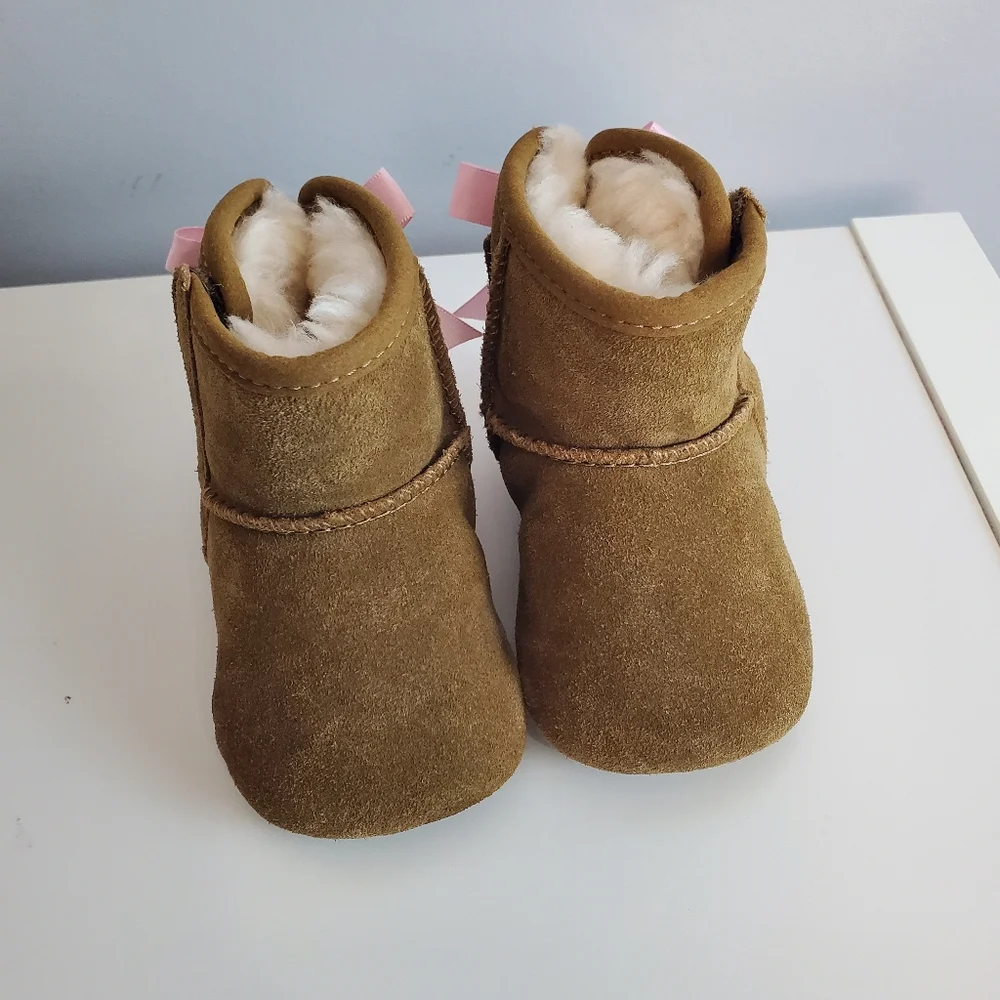 UGG Jesse Bow II  Infant size 0/1